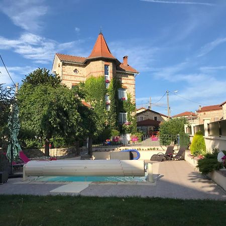 Belle Maison De Famille Villa Usson-en-Forez Esterno foto