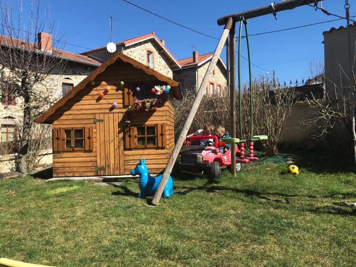 Belle Maison De Famille Villa Usson-en-Forez Esterno foto